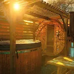 Camping Luxury Waterfront Retreat I Private Sauna & Hot Tub *