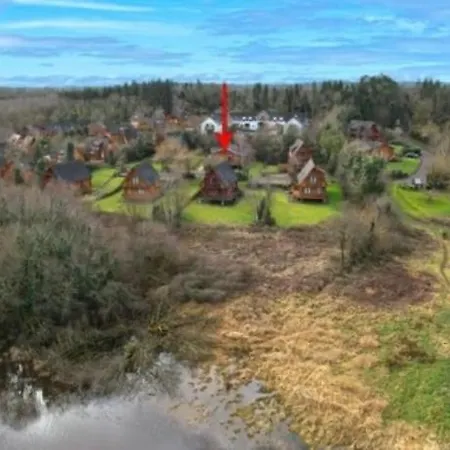 Luxury Waterfront Retreat I Private Sauna & Hot Tub