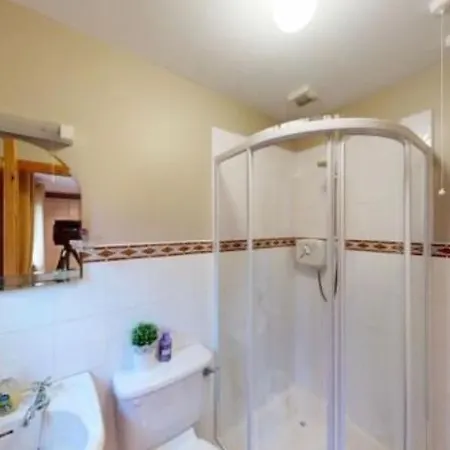 Luxury Waterfront Retreat I Private Hot Tub & Sauna I View * Belturbet
