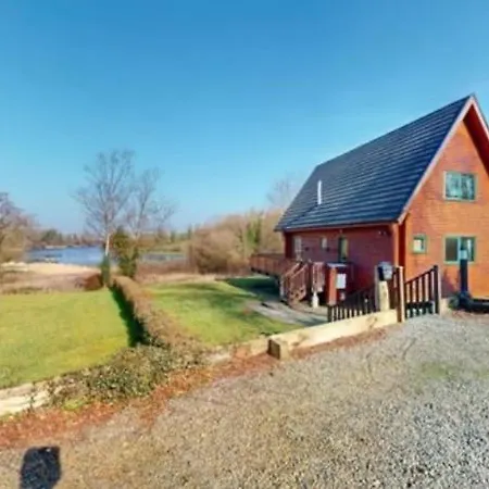 Luxury Waterfront Retreat I Private Hot Tub & Sauna I View Campsite Belturbet