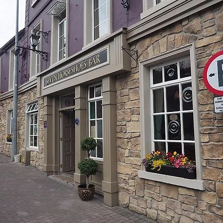 Luxury Waterfront Retreat I Private Sauna & Hot Tub * 贝尔特比特