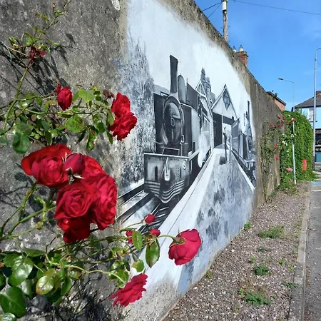 Luxury Waterfront Retreat I Private Sauna & Hot Tub 营地 *