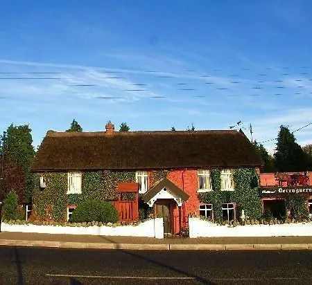 Luxury Waterfront Retreat I Private Sauna & Hot Tub 营地