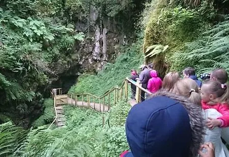 مكان تخييم Cois Na Heirne - Log I View I Hot Tub Belturbet
