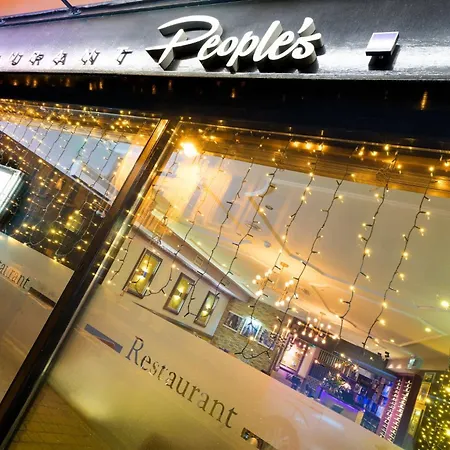 Luxury Waterfront Retreat I Private Sauna & Hot Tub * 贝尔特比特