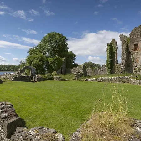 Luxury Waterfront Retreat I Private Sauna & Hot Tub 贝尔特比特