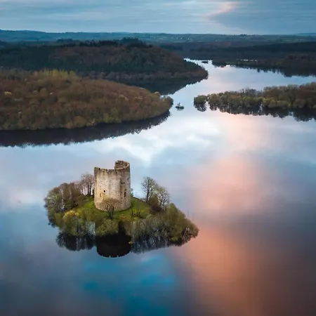 Luxury Waterfront Retreat I Private Sauna & Hot Tub 营地 贝尔特比特