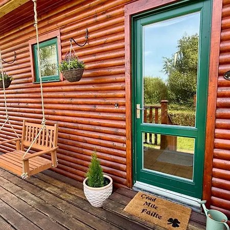 Luxury Waterfront Retreat I Private Sauna & Hot Tub Kemping Belturbet