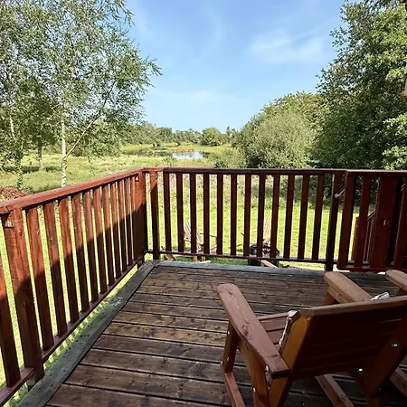 Campsite Luxury Waterfront Retreat I Private Hot Tub & Sauna I View