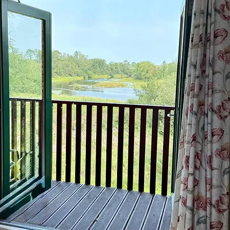 Campsite Luxury Waterfront Retreat I Private Hot Tub & Sauna I View