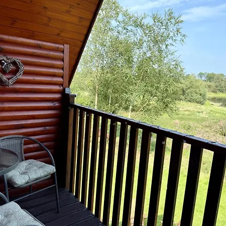Cois Na Heirne - Log I View I Hot Tub مكان تخييم Belturbet