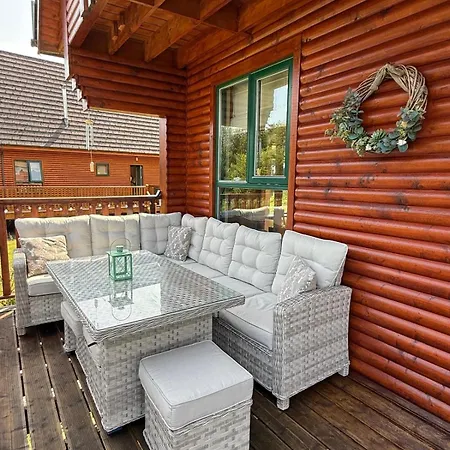 Luxury Waterfront Retreat I Private Hot Tub & Sauna I View * Belturbet