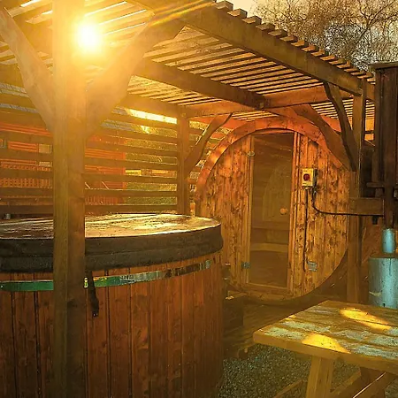 Campsite Luxury Waterfront Retreat I Private Hot Tub & Sauna I View *