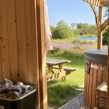 Luxury Waterfront Retreat I Private Hot Tub & Sauna I View *