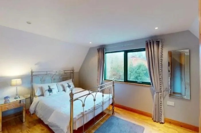 Luxury Waterfront Retreat I Private Sauna & Hot Tub Belturbet