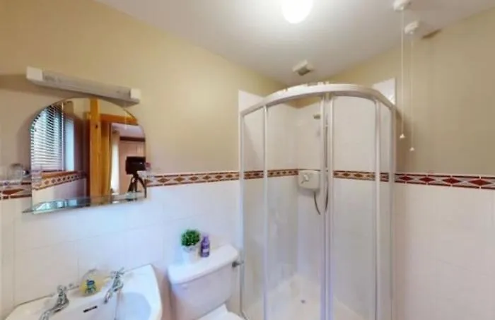 Luxury Waterfront Retreat I Private Sauna & Hot Tub * Belturbet