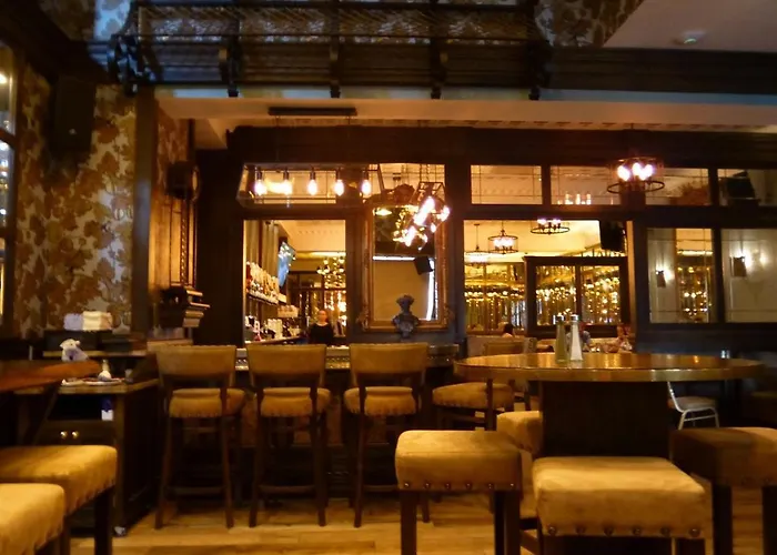 Kemping Luxury Waterfront Retreat I Private Sauna & Hot Tub Belturbet