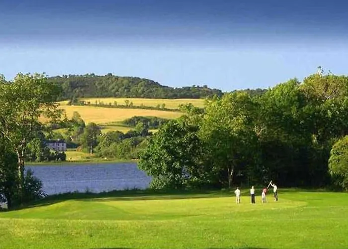 Luxury Waterfront Retreat I Private Sauna & Hot Tub