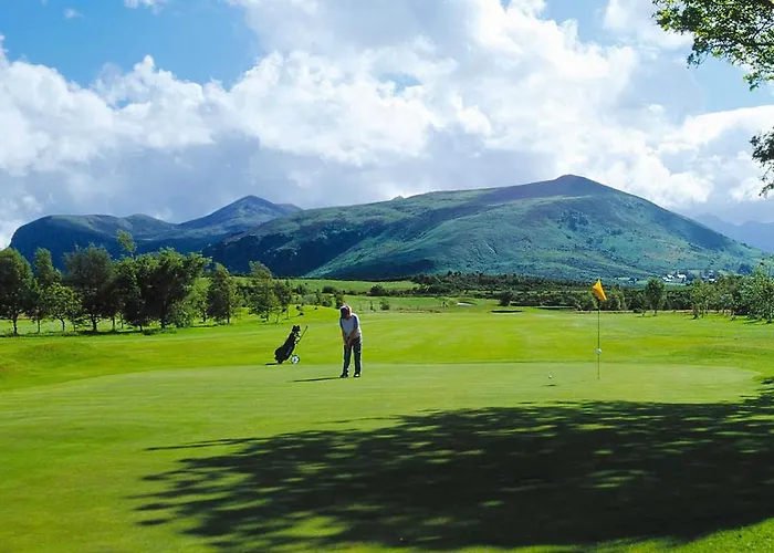 Luxury Waterfront Retreat I Private Sauna & Hot Tub