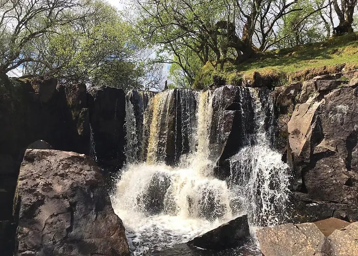 Kemping Luxury Waterfront Retreat I Private Sauna & Hot Tub