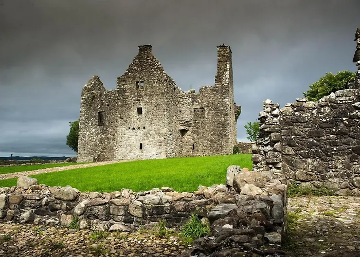 Kemping Luxury Waterfront Retreat I Private Sauna & Hot Tub Belturbet