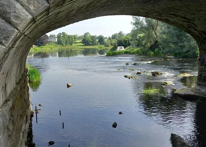 Luxury Waterfront Retreat I Private Sauna & Hot Tub Kemping *