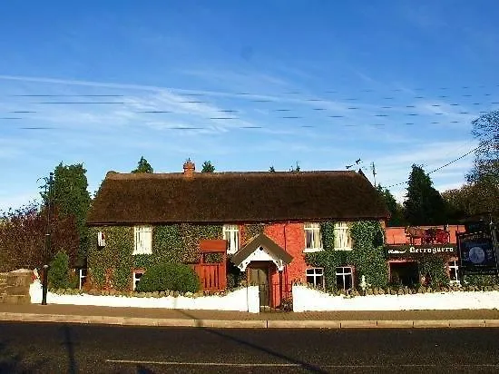 Luxury Waterfront Retreat I Private Sauna & Hot Tub Kemping