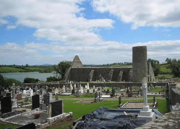 Luxury Waterfront Retreat I Private Sauna & Hot Tub *