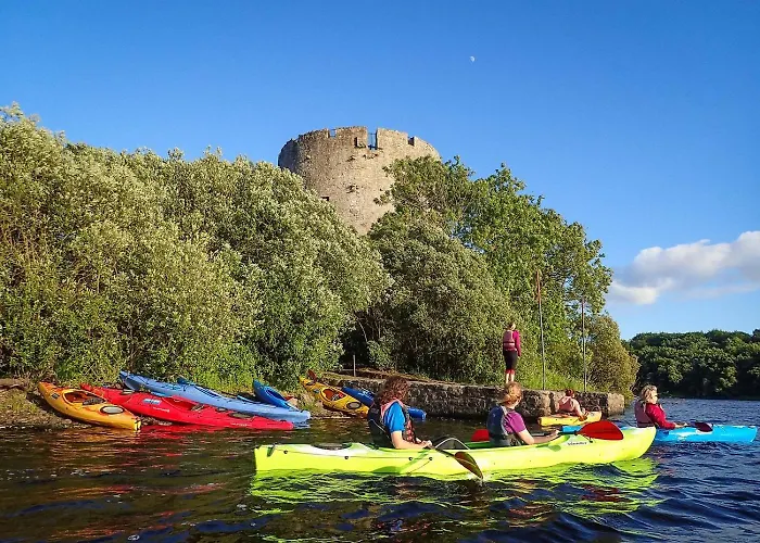 Luxury Waterfront Retreat I Private Sauna & Hot Tub Kemping