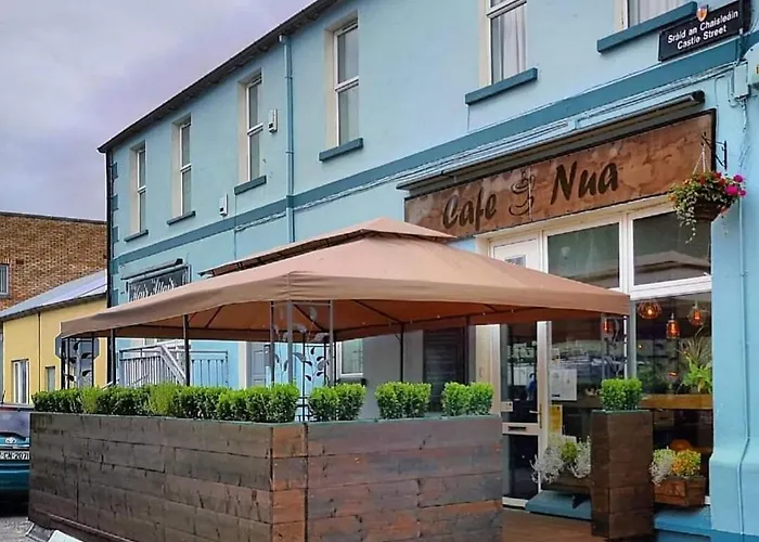 Luxury Waterfront Retreat I Private Sauna & Hot Tub