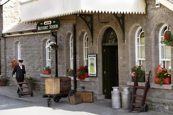 Kemping Luxury Waterfront Retreat I Private Sauna & Hot Tub *