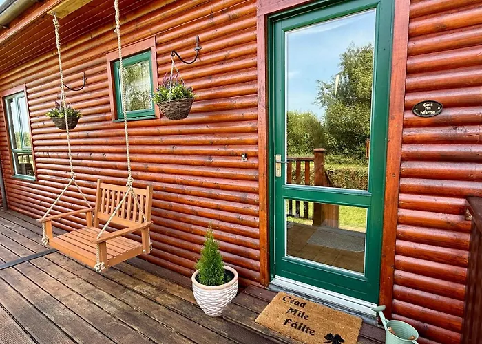 Luxury Waterfront Retreat I Private Sauna & Hot Tub Kemping Belturbet