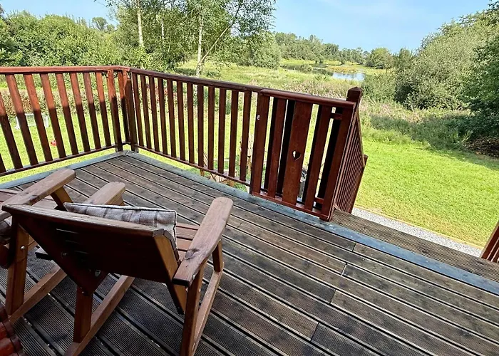 Luxury Waterfront Retreat I Private Sauna & Hot Tub Kemping Belturbet