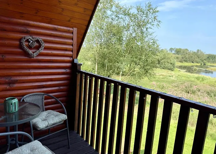 Luxury Waterfront Retreat I Private Sauna & Hot Tub Kemping Belturbet