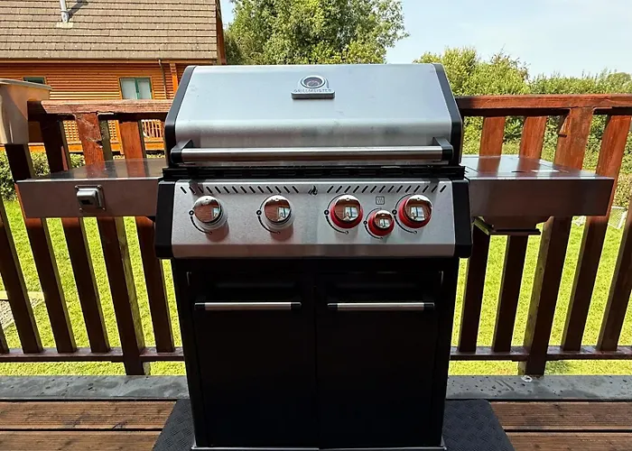 Kemping Luxury Waterfront Retreat I Private Sauna & Hot Tub Belturbet